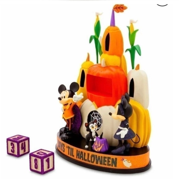 Mickey & Minnie Halloween Countdown - Picture 3 of 5